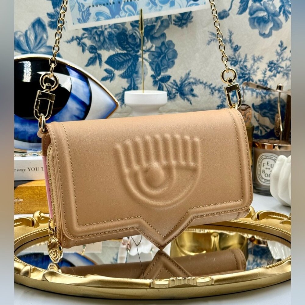 🆕 CHIARA FERRAGNI 🧿 NWOB Eyelike Motif Chain Linked Wallet on Chain, Nude - Picture 3 of 16